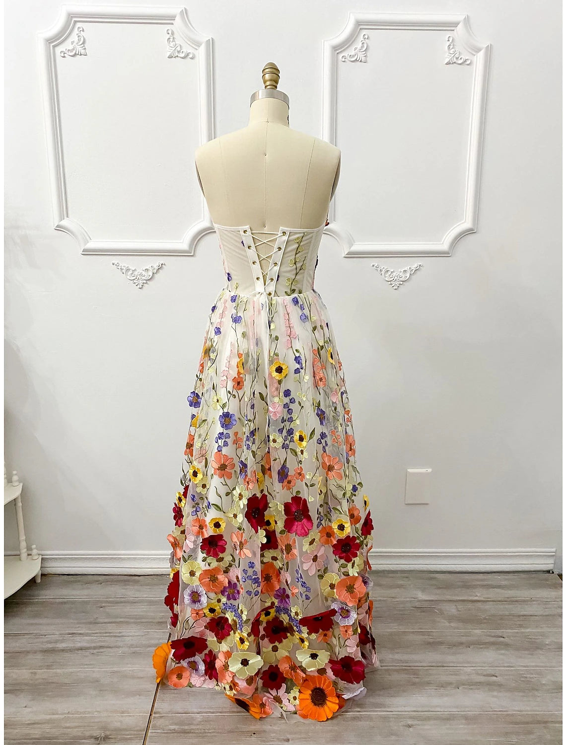 Wholesale  A-Line Evening Gown Corsets Dress Formal Wedding Guest Floor Length Sleeveless Strapless Bridesmaid Dress Lace Backless with Embroidery Appliques